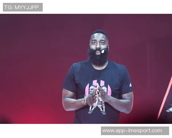 哈登出场时间全联盟第三3290分钟仅次于大桥与布克表现惊人