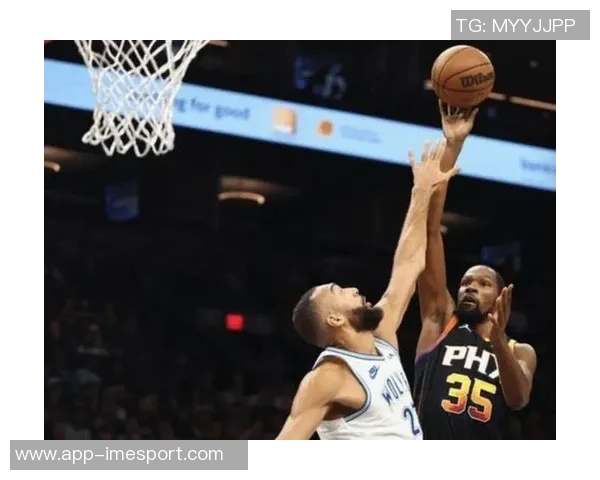 杜兰特三节高效表现轻松拿下19分6篮板3助攻1抢断助球队获胜